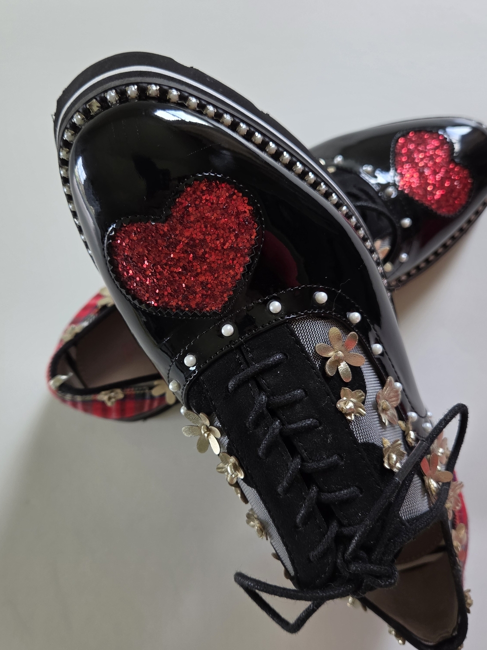 Betsey Johnson SKYYLA Oxfords Black Patent Red Glitter Heart Plaid Lug Sole 8.5
